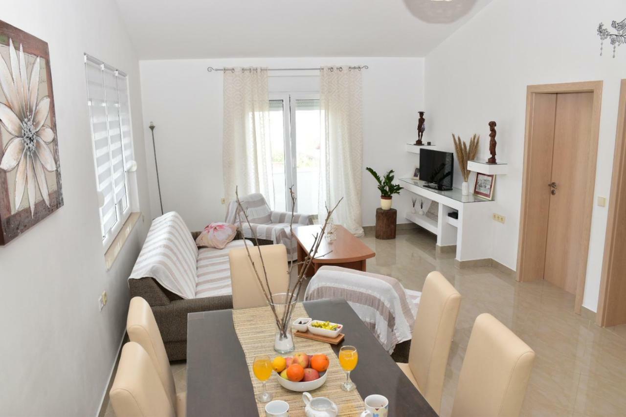 Apartments Piccolo Piaccere Ražanac Buitenkant foto